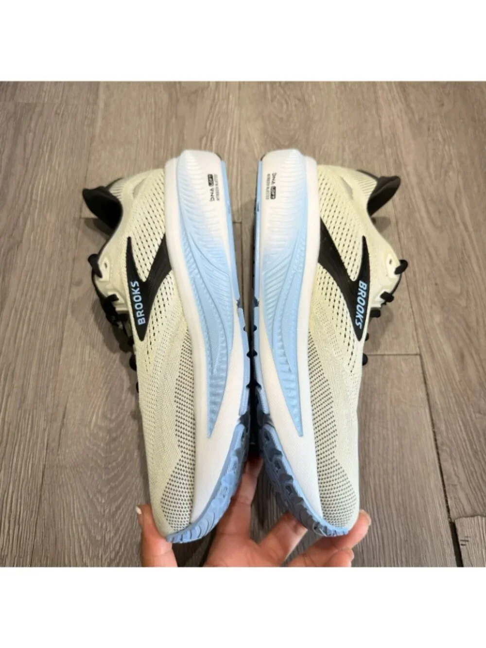 Brooks Men’s Ghost 18 Running Sneaker Color White/black /open Air Size 9.5